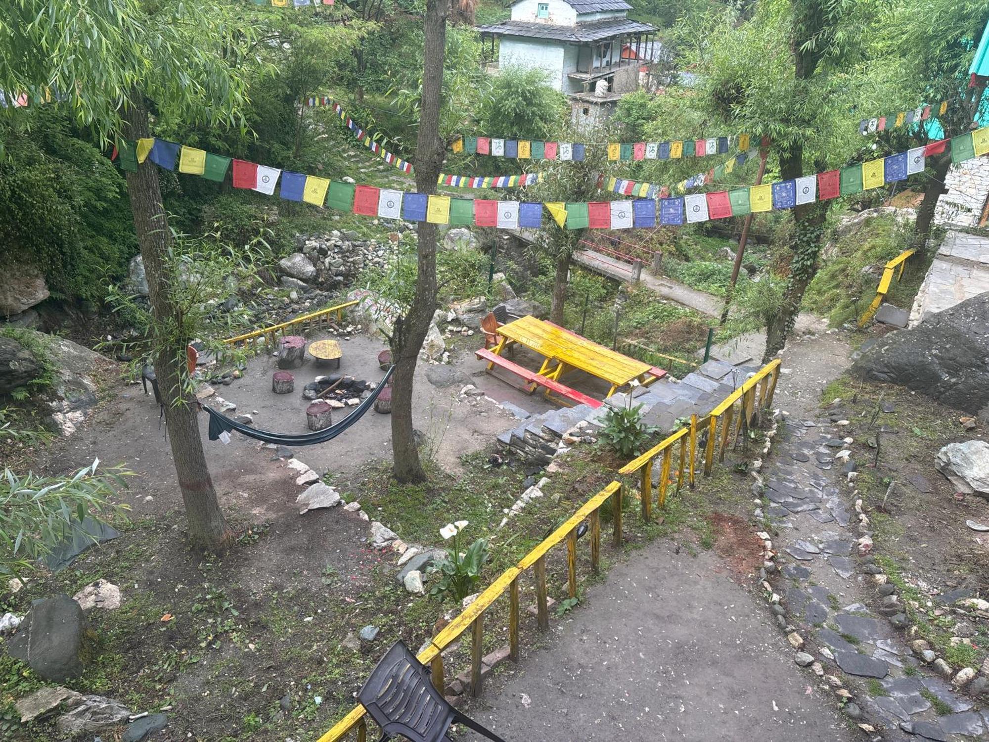 The Cozy Cabin, Jibhi Banjār المظهر الخارجي الصورة