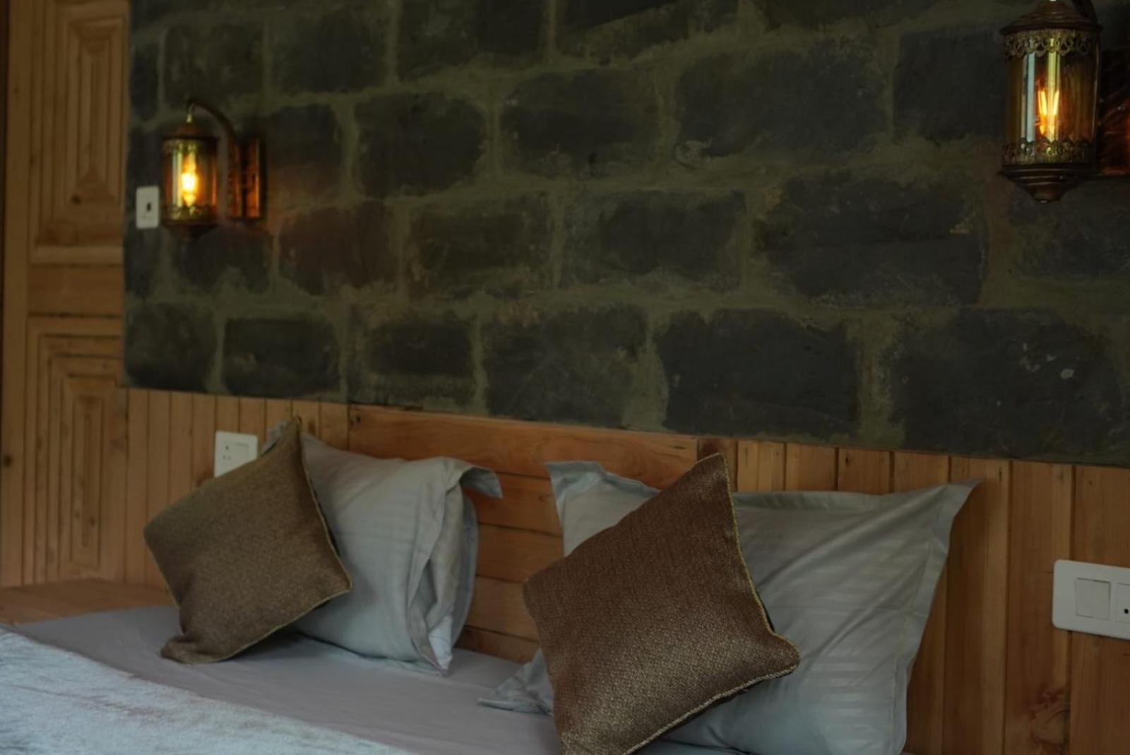 The Cozy Cabin, Jibhi Banjār المظهر الخارجي الصورة